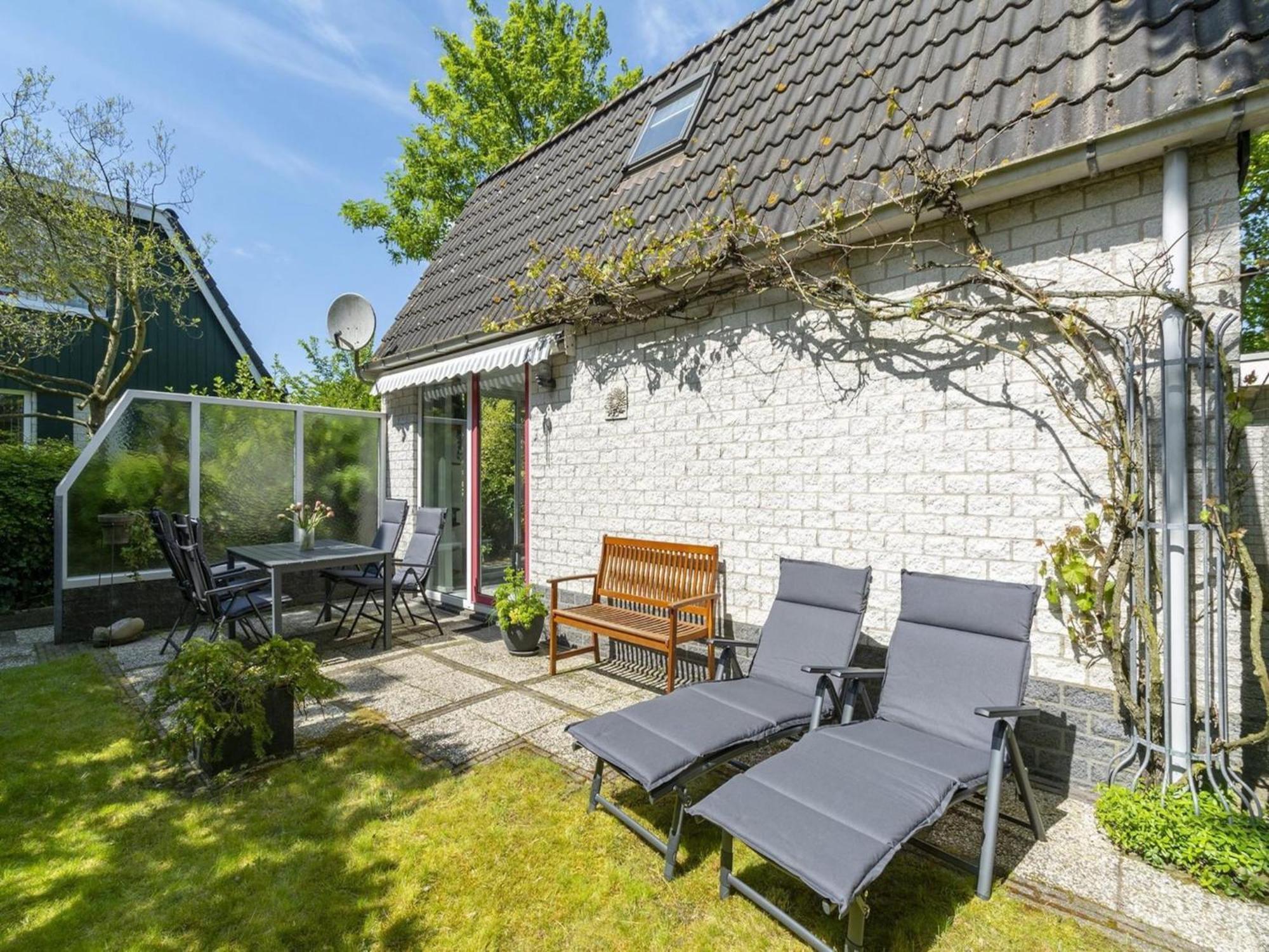 Cozy Holiday Home With Pool Sint Maartensvlotbrug Exteriér fotografie